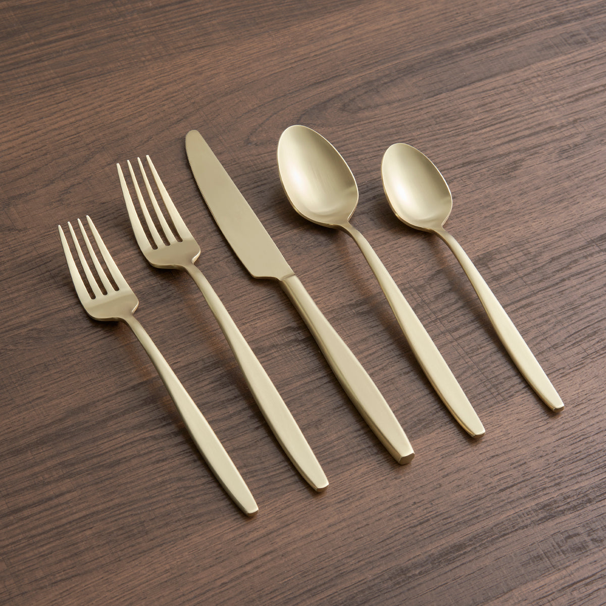 Nylah Champagne 20-Piece Flatware Set – Cambridge Silversmiths®