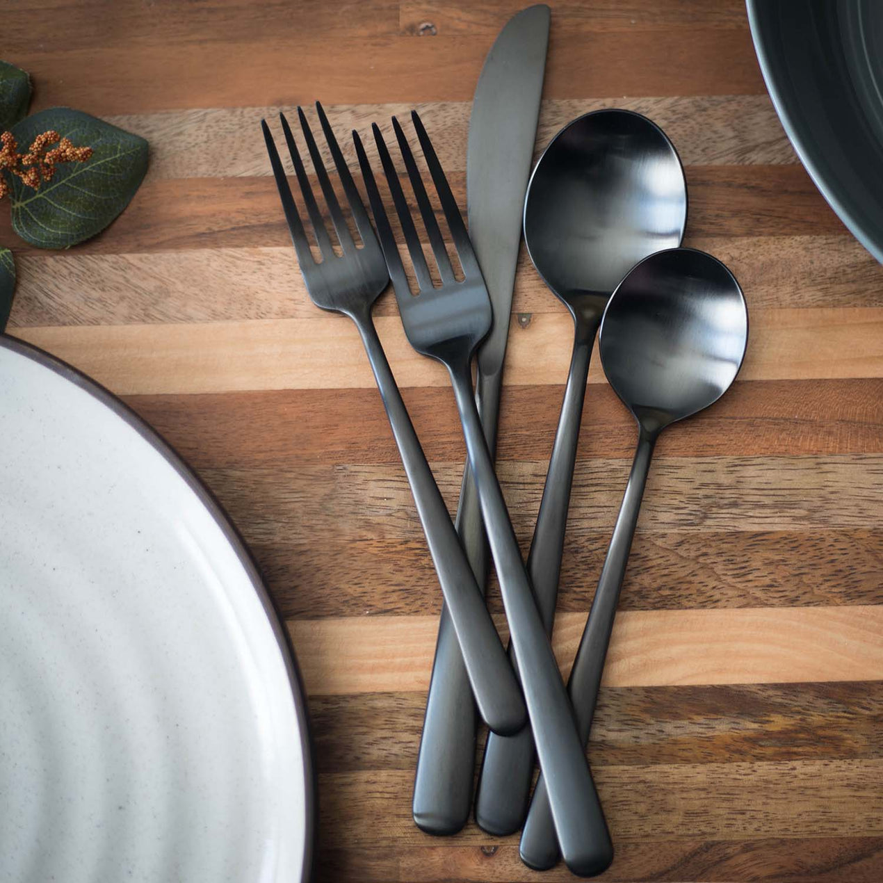 SHARECOOK matte black silverware set, satin finish 20-piece stainless steel flatware  set,kitchen utensil set
