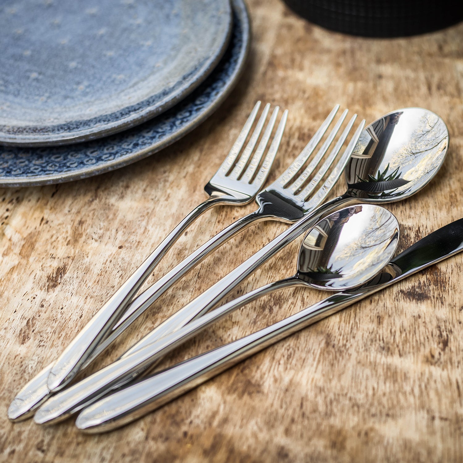 Member Drop: Emilia Mirror 20-Piece Flatware Set | Italic